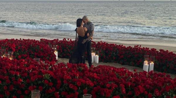 kourtney kardashian s a logodit