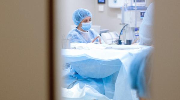 problema cu operatiile laparoscopice  prof dr  ciprian duta  avem aparatura  dar ne confruntam cu o mare lipsa de personal