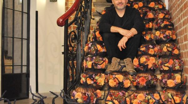 nicu bocancea master florist international arata trendurile de halloween in materie de dovleci infloriti
