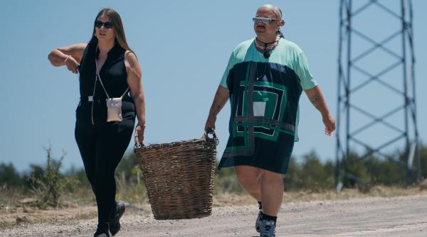 te crezi pe coasta de azur sa vii la plaja fara sutien zarug moment dureros in copilarie ma tinea paralizat sub greutatea lui am simtit cum mi se sfasie sufletul