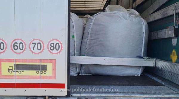 peste 47 tone de deseuri din bulgaria si grecia transportate ilegal au fost oprite la intrarea in romania