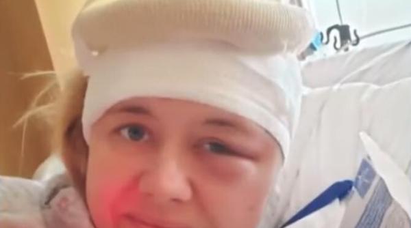 operata pe creier  o invatatoare i a sunat pe copii pentru a le citi o carte  chiar de pe patul de spital   video