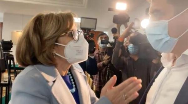 scandal la comisie parlamentarii aur au intrat sa se opuna certificatului verde video live