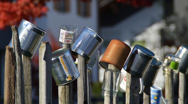 rasturnare de situatie in cazul lui alec baldwin membrii echipei au tras cu arma in cutii de conserve ce s a aflat despre asistentul de regie