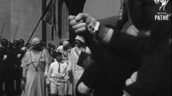 british path video impresionat cu regele copil mihai si mama sa regina elena la alba iulia avea doar 8 ani si era rege deja de doi ani