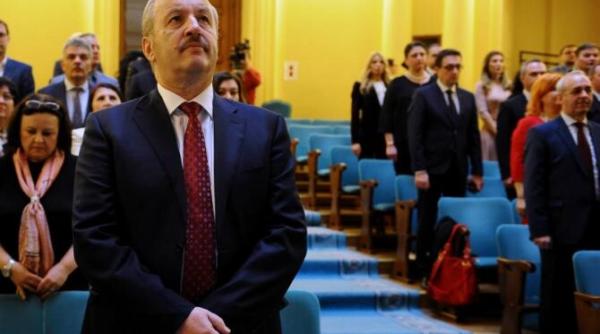 dincu  pnl nu e un foc de tabara  sa ne invartim toti in jurul lui