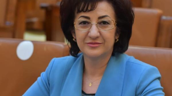 luminita barcari isi anunta retragerea din grupul parlamentar al pnl
