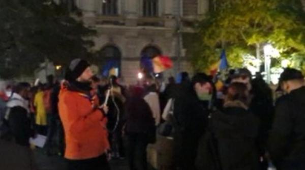 protest in piata universitatii contra certificatului verde video