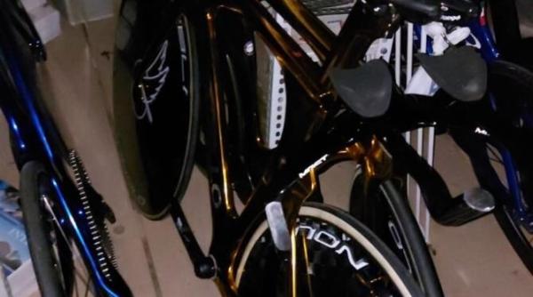 patru traficanti de droguri romani au furat bicicletele din lotul olimpic al italiei prejudiciu de 600 000 de euro descindere diicot foto