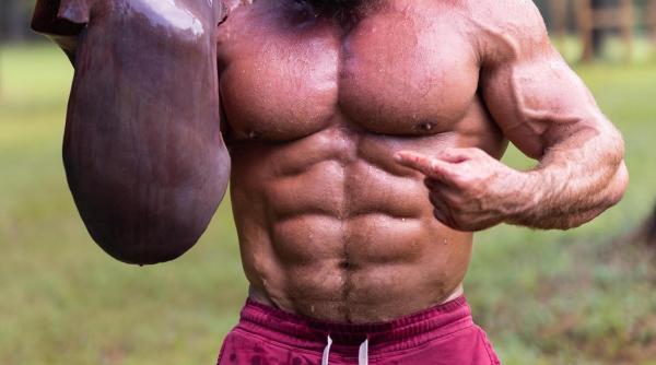 el este regele ficatului barbatul care de 20 de ani consuma cantitati uriase de carne cruda si traieste precum oamenii pesterilor foto