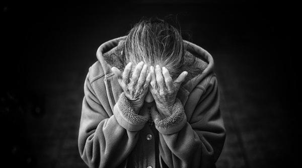 durerea unei mame a trebuit sa si ingroape doi baieti morti de covid intr o saptamana pentru al doilea n a mai avut bani