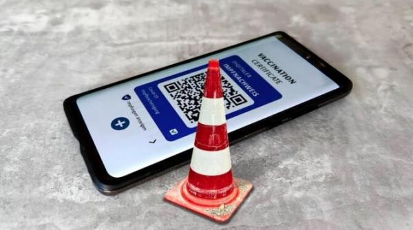 certificatele false covid  validate de aplicatiile de verificare  hackerii au primit o cheie secreta