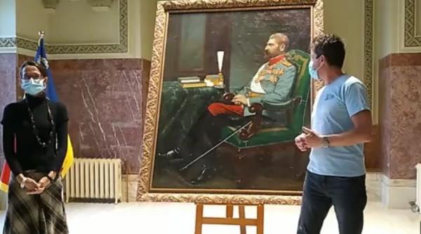 un tablou cu regele ferdinand descoperit din intamplare dupa ce a stat peste 70 de ani intr un depozit expus la alba iulia video