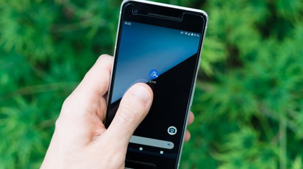 un chinez a fost retinut pentru o mema trimisa intr un grup