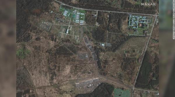 imagini din satelit rusia se inarmeaza la granita cu ucraina