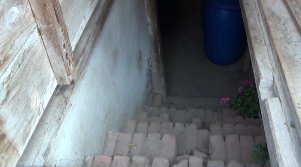 localitatea din romania construita pe un castru roman pivnitele caselor au ziduri vechi de mii de ani video