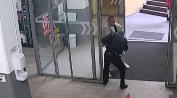 un politist din vaslui a fost snopit in bataie de un individ caruia ii ceruse sa poarte masca video