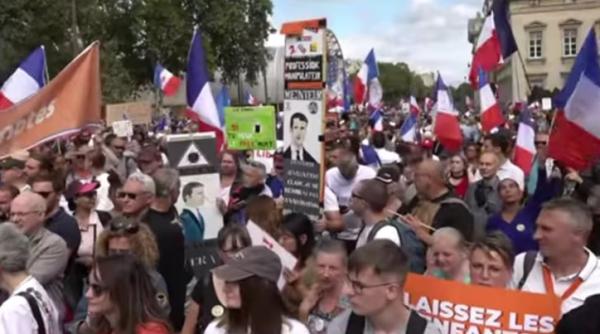 parlamentul francez autorizeaza pasaportul sanitar pana la 31 iulie 2022