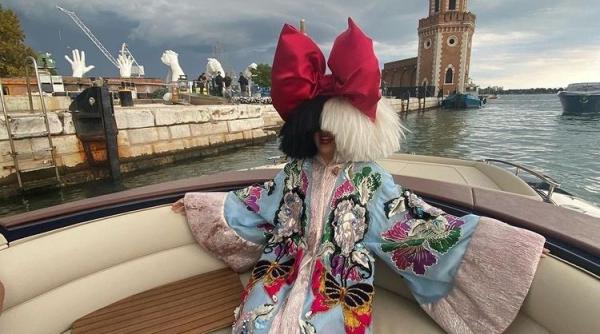 cantareata sia diagnosticata cu o maladie neurologica rara