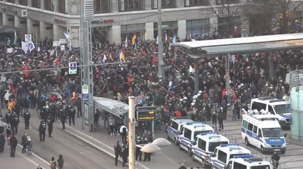 protest in leipzig manifestantii se opun vaccinarii obligatorii si restrictiilor video