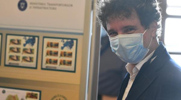 nicusor dan anunta ca se vaccineaza dupa o serie de teste pe care nu a avut timp sa le faca