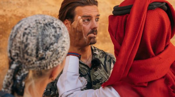 asia express 8 noiembrie trebuie sa ma tii legat de maini si de cap e chinuitor