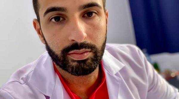 dr amin zahra revolta are pretentia sa mi spuna mie cum sa l tratez si apoi ameninta ca ne da foc jungla comparatie cu israel