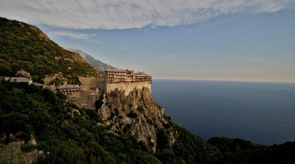 parintele bartolomeu staret pe muntele athos mesaj dur pentru calugari miroase a moarte in jurul lor dar ei nu simt