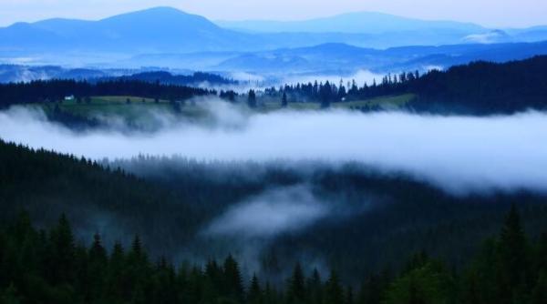 revelion 2021 locul din romania care te poarta in povestile fratilor grimm si unde inca se mai colinda in cete