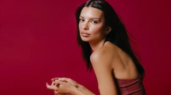 fotomodelul emily ratajkowski vorbeste despre abuzul comis de artisul robin thicke