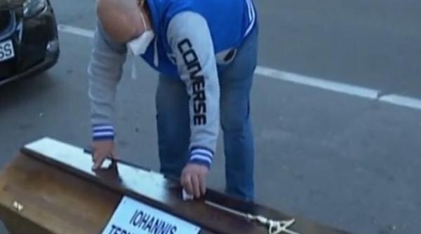 mai multi pensionari protest in fata ministerului muncii si presedintiei