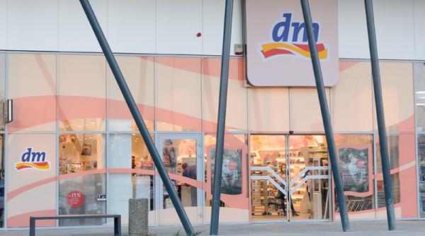 dm drogerie markt dezvoltare cu responsabilitate si atentie la nevoile clientilor