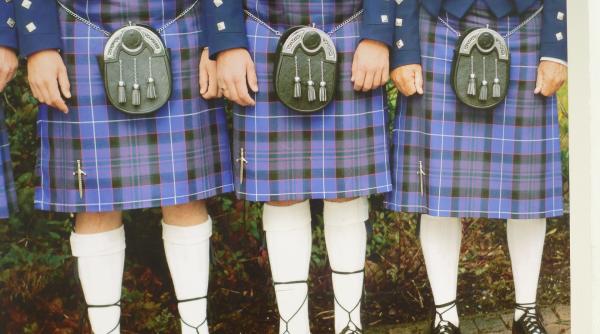 un microbuz cu microbisti scotieni a trecut nestingherit prin vama albita leuseni politia de frontiera a plecat pe urmele suporterilor