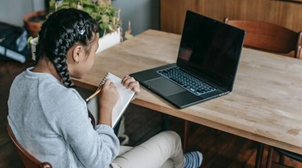 elevi blocati in sistemul online regulile de vaccinare pentru personalul scolilor ii tine acasa pe elevii din alba