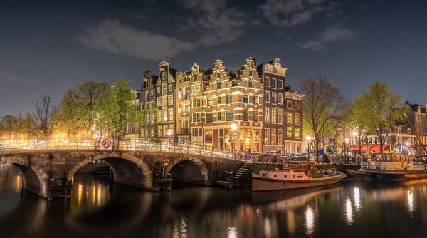 amsterdam anuleaza festivitatile de anul nou dupa cresterea vertiginoasa a infectarilor cu sars cov 2