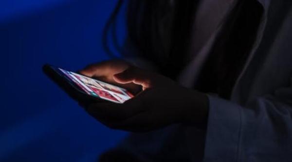 ai un adolescent dependent de telefon iata 4 pasi pentru a l ajuta