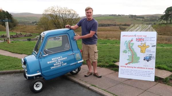 un englez vrea sa strabata marea britanie cu cea mai mica masina din lume video