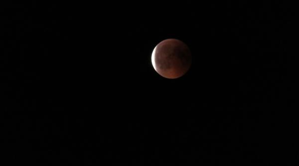 cea mai lunga eclipsa partiala de luna din ultimii 580 de ani la noapte de unde va fi vizibila