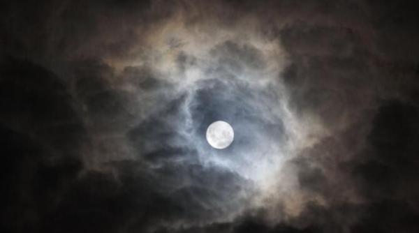 eclipsa de luna pe 19 noiembrie cel mai important mesaj pentru fiecare zodie in parte