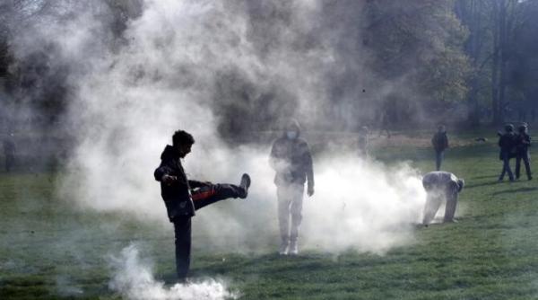 belgia politia a pus tunurile cu apa pe protestatarii din bruxelles