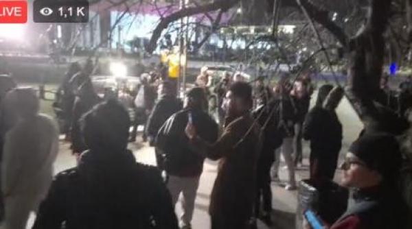 bilant grav in urma protestelor din olanda cinci politisti raniti unul grav iar 28 de manifestanti arestati