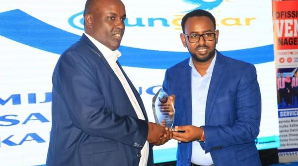 jurnalist somalez ucis intr un atac cu bomba care l a vizat alte doua persoane au fost ranite