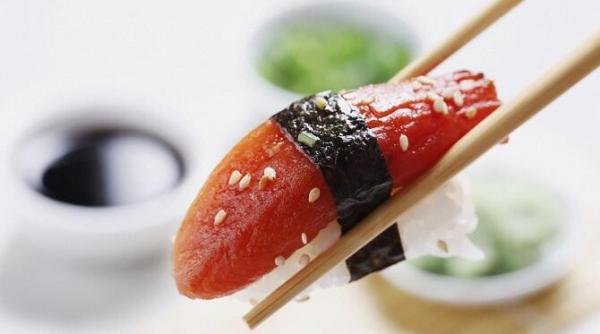 sushi facut din rosii  inovatia alimentara pe piata fructelor de mare