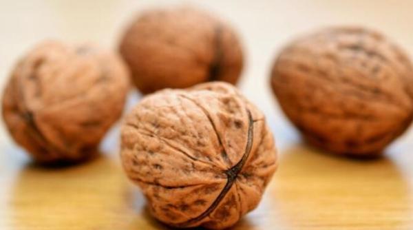 pofta de dulce dar tii post 10 minute iti ia sa faci un chec de post cu nuci si banane