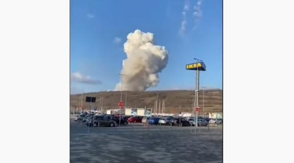 explozie de proportii la o fabrica de armament din serbia video