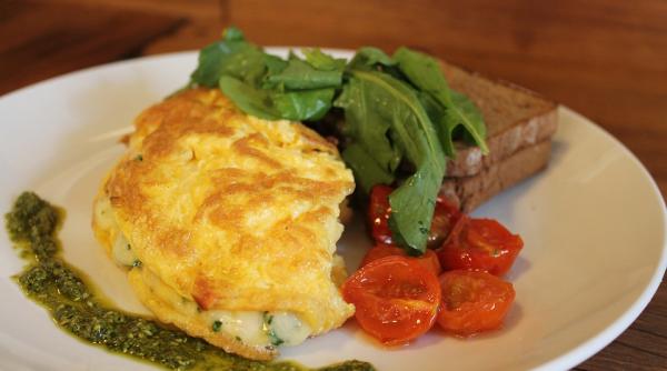 omleta impaturita cu sunca si cascaval reteta savuroasa