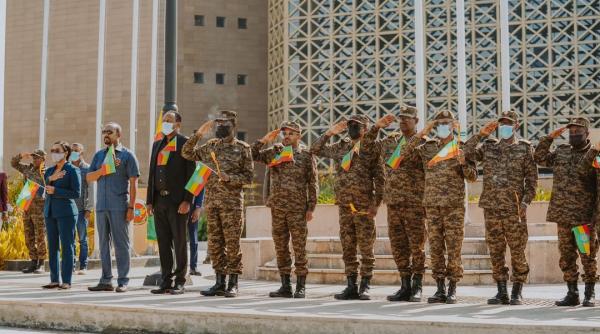 premierul etiopiei pleaca sa lupte in prima linie a frontului suntem in faza finala de salvare a tarii