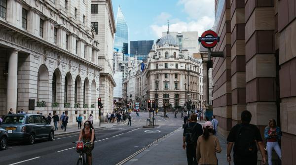 londonezii s au impacat cu ideea privesc relaxati convietuirea cu coronavirusul