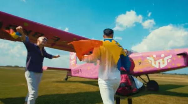 manea de ziua nationala a romaniei jador costi si vladuta lupau canta pe imagini cu eliade si cuza pentru romanii din toata lumea video