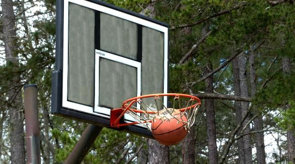 joc baschet pentru tine toate premiile de la cupa romaniei de 3x3 merg catre cazuri sociale